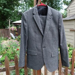 Gray Tweed Suit 38R